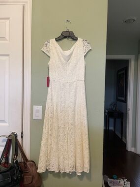 Vince Camuto Ivory Lace Midi Dress